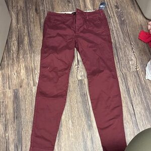 Hollister Men's Chinos in Burgundy